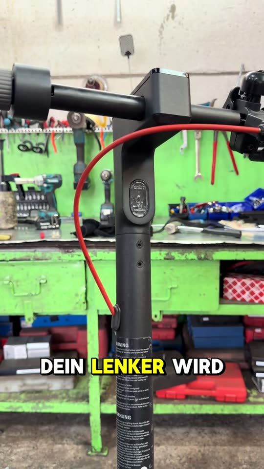 E-Scooter auf der Werkbank in der Bremer Werkstatt